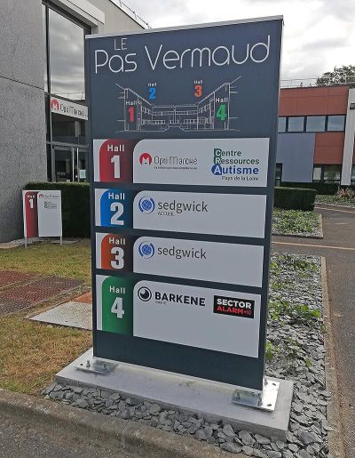 Totem fixe publicitaire Totem fixe publicitaire