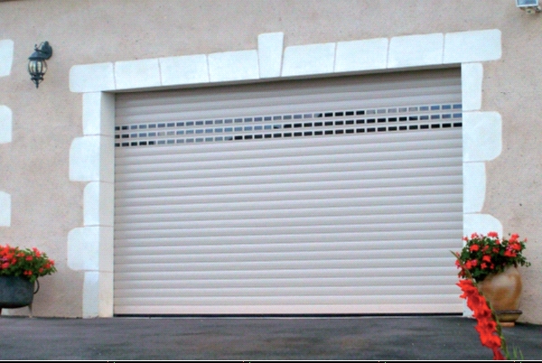 Porte a enroulement garage doors