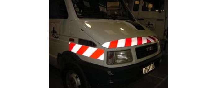 http://www.hellopro.fr/images/produit-2/6/2/8/bande-alternee-pour-vehicules-5267826.jpg