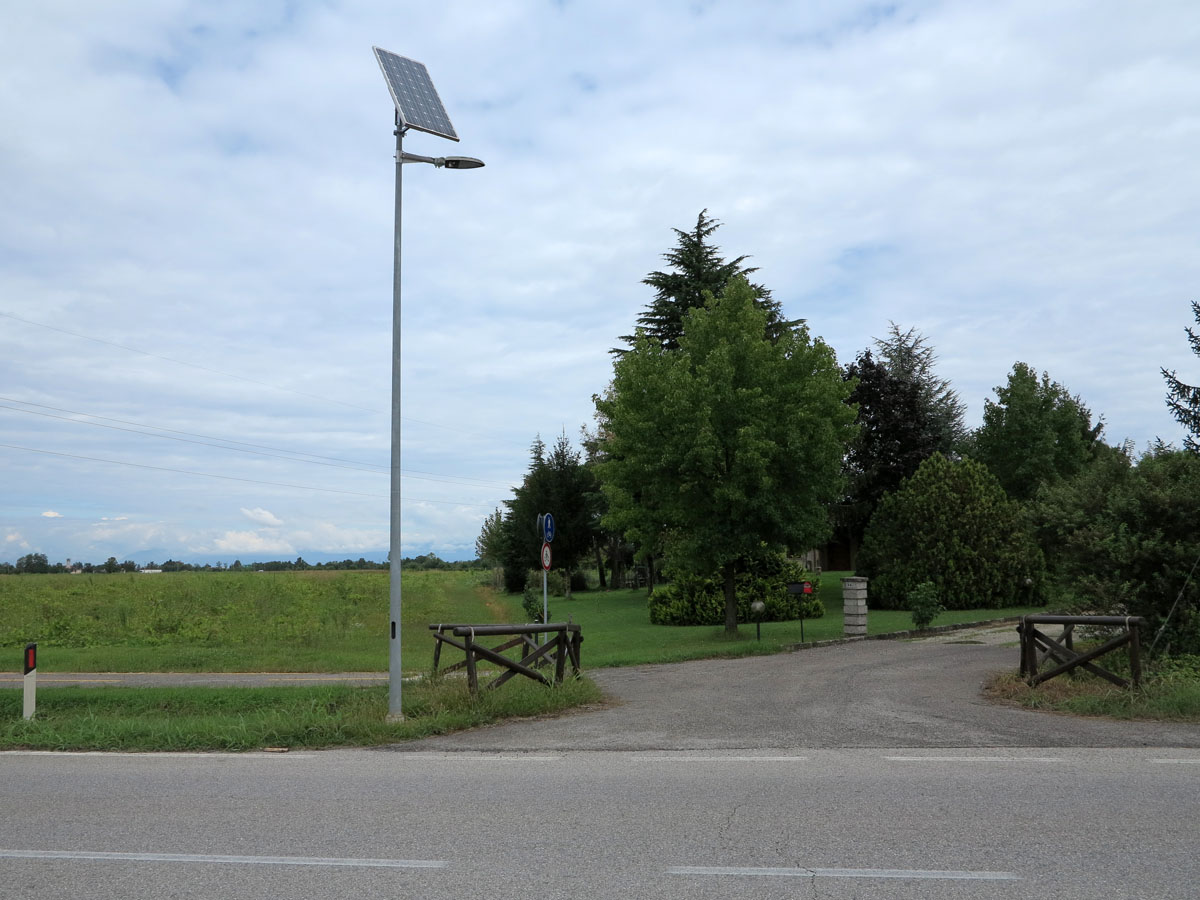 Lampadaires solaires pour l'eclairage public tous les ...