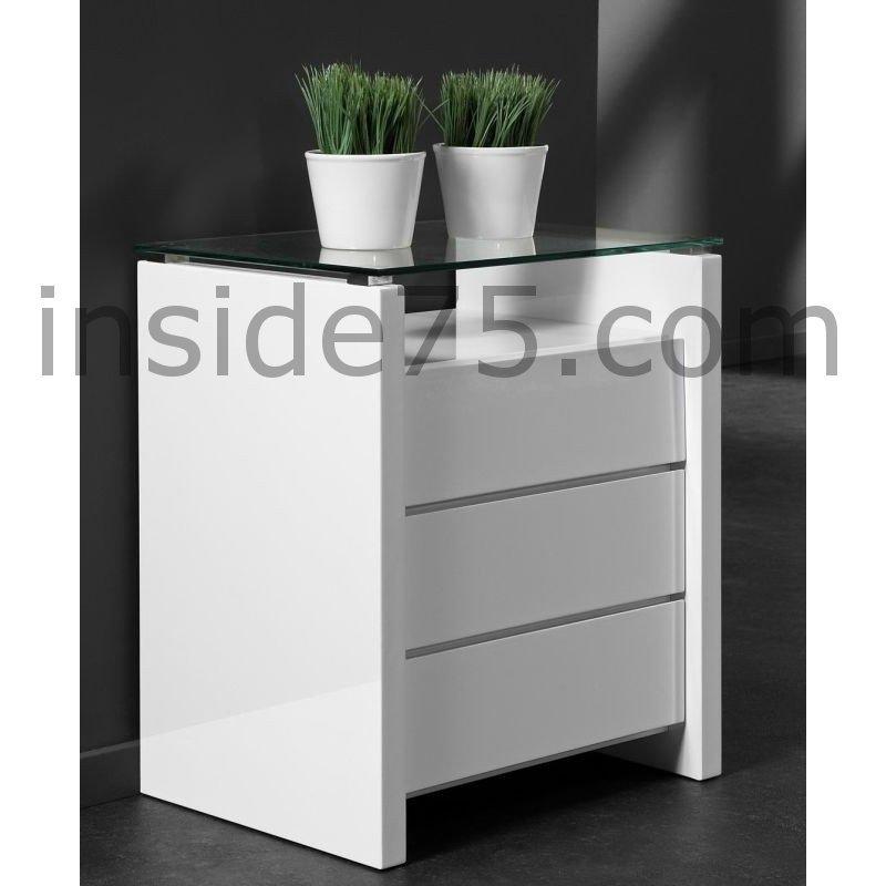 commode blanche dessus verre