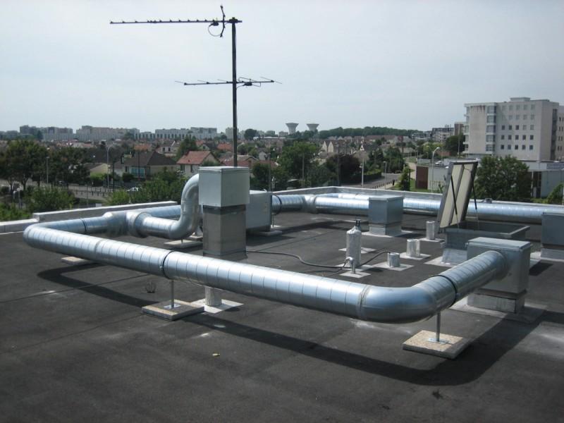 installation de boîte de sortie de ventilateur de plafond