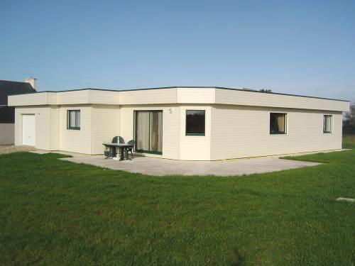 Maison a ossature bois contemporaine a toit plat