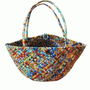 SAC DE PLAGE RECYCLE, FAIT DES EMBALLAGES DE JUS FRUITS