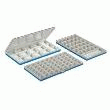 1 BOITE A COMPARTIMENTS FOND BLEU 15 CASES.