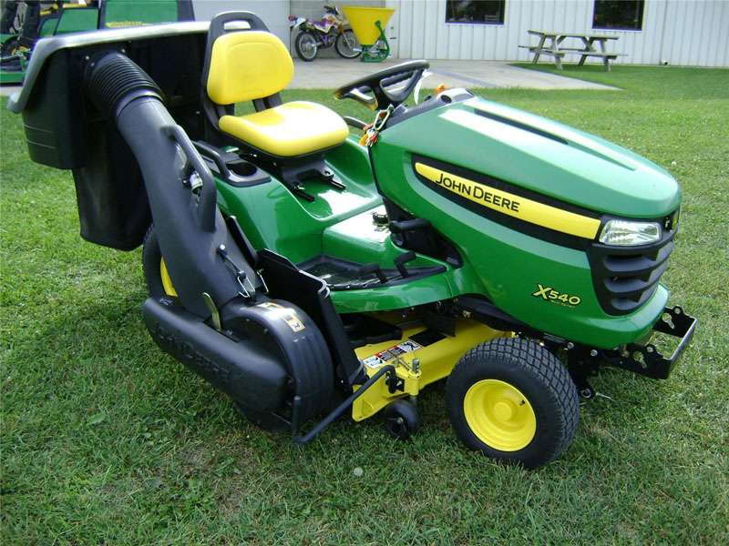 TONDEUSE JOHN DEERE X540 BAC