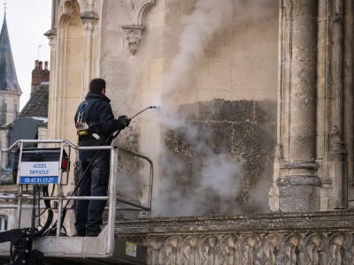 Façade fragile ou pierre tendre : la vapeur basse pression suffit-elle ?