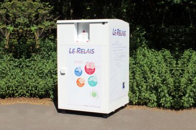 Top 5 des fabricants de bornes pour collecte de textile et vêtements usagés