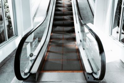 Quelles sont les normes sur un escalier mécanique ?
