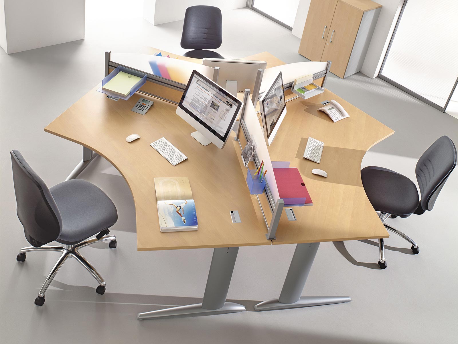 Bureau pour 3 personnes