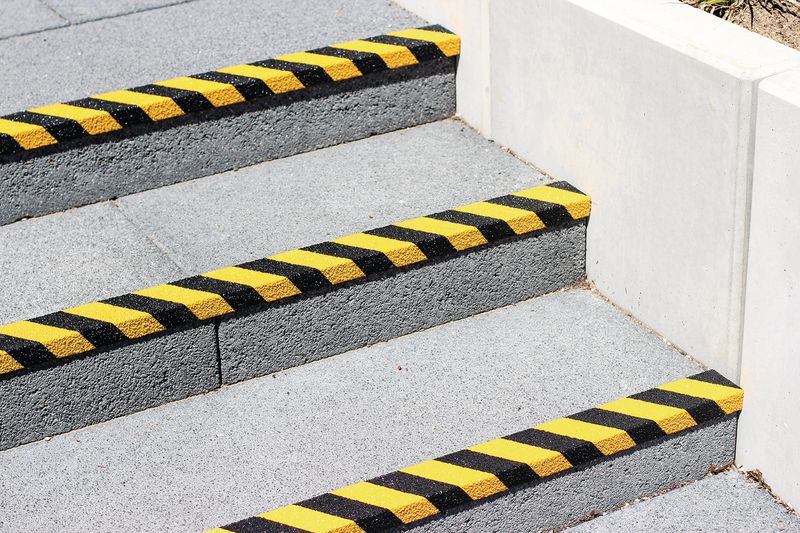 Nez de marche extérieur