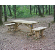 Tables publiques en bois