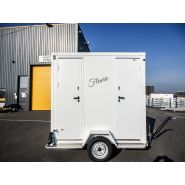 Toilette mobile sur remorque