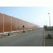 Mur anti-bruit en blocs absorbants de béton