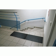 Bande podotactile pour escalier