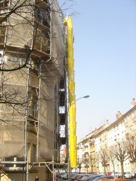 Support echafaudage - montage sur structures tubulaires ou échafaudages, jusqu'à 40 m de hauteur, peint gris