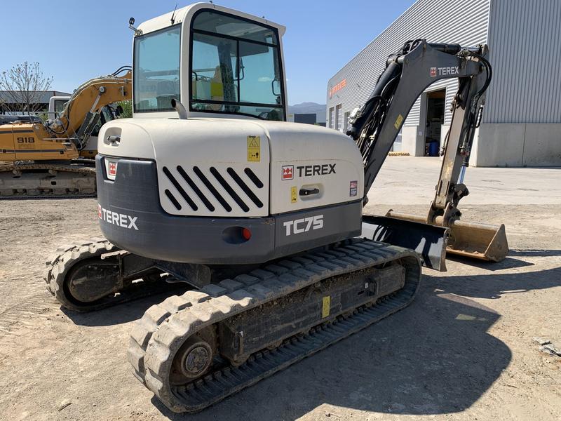 Minipelle TEREX TC75 - Année 2013 - 2842h - Moteur DEUTZ 73 cv - Poids 7500 kg
