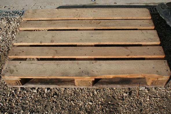 Palette Europe - Norme 120x80 - Dimensions 120 × 15 cm - Poids 25 kg