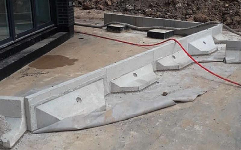 Mur poids STAB P2171 - Bloc béton retenue des terres 1000x300 mm - Hauteur 300 mm, 69.5 kg
