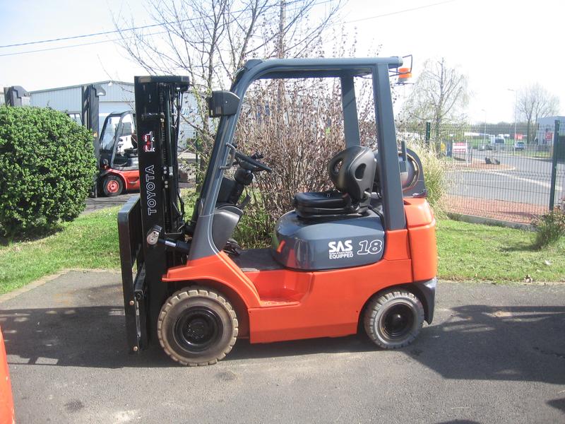 Chariot élévateur Toyota 42-7FGF18 - 1800 kg, 4300 mm de hauteur, gaz, occasion 2006