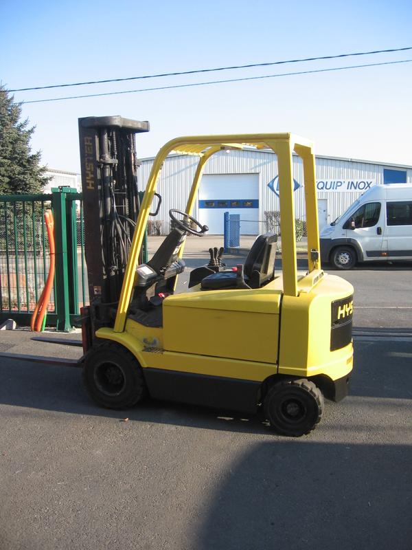 Chariot élévateur HYSTER J2.50XM d'occasion 2500 kg 3830 mm hauteur d'élévation