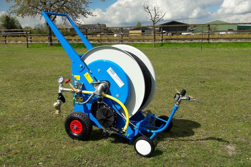 Arrosage de carrière compact - Système d'arrosage pour carrières et manèges - Wasserprinz, Wasserkönig, Wasserkaiser