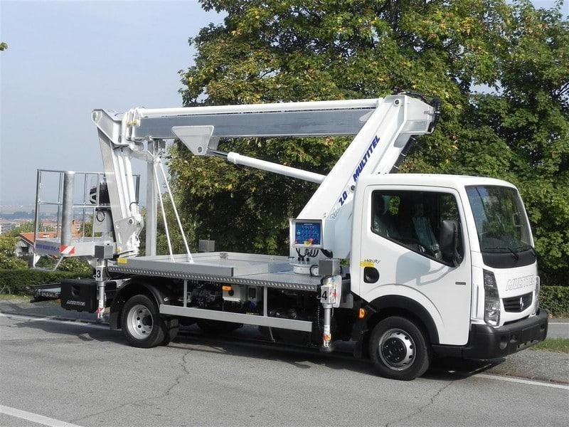 Nacelle 20m avec pendulaire - hauteur plancher 18m, charge utile 225kg