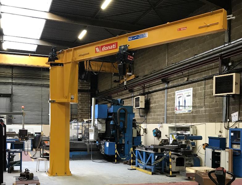 Potence à rotation totale 360° - sur fût, capacité de 1 à 10 T, portée de 4 à 10,5 m