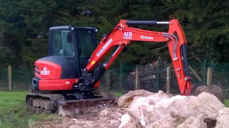 Mini pelle U55 – 4 KUBOTA 33.8 kW 5.4 T - 5.5 m x 1.96 m x 2.55 m