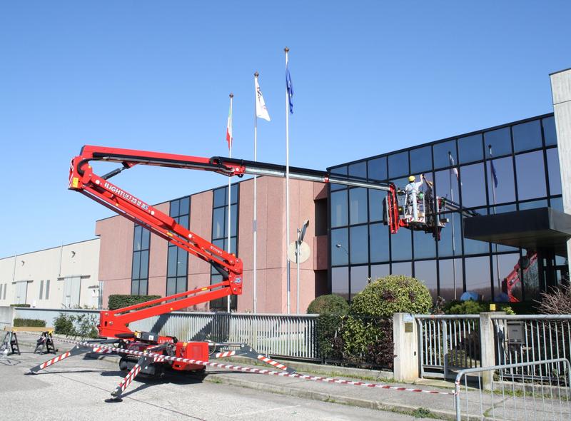 Lightlift 23.12IIIS - Nacelle pour élagueurs et espaces verts, hauteur de travail importante, faible surface de stabilisation
