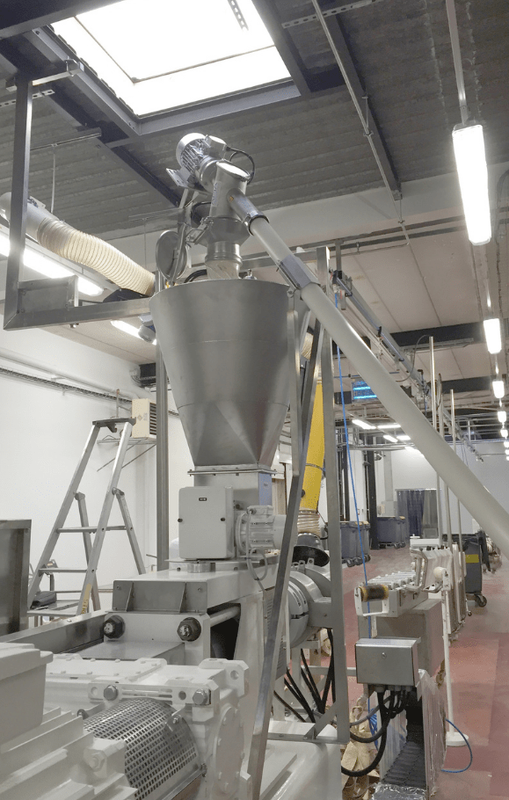Vis souple APIA Technologie pour alimentation doseurs pondéraux et volumétriques - Transfert par vis flexible