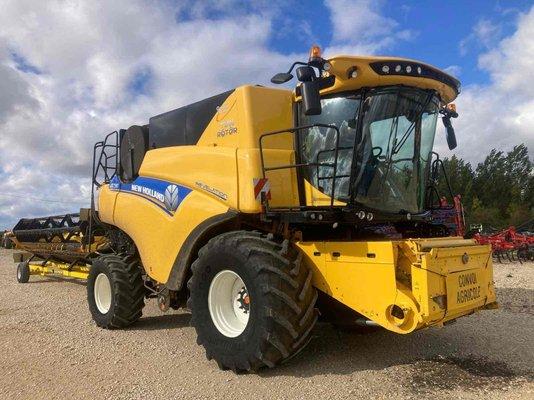 Batteuse New Holland CR 7.90 occasion - Réf. E019712 - 2019, 1 271 h, largeur de coupe 7,6 m