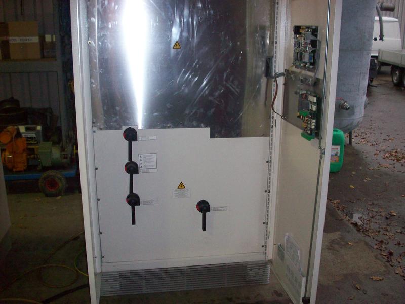 Onduleur SOCOMEC 80 KVA - modèle A253047 - 70 Ah – 360 VdC - 30 batteries HPWA30