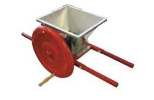 Broyeur de pommes manuel SENTAR - Dimensions 420 x 360 mm