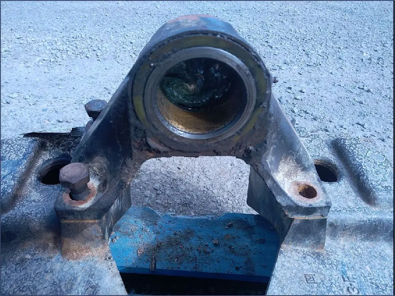 PALIER ARRIERE PONT AV 4RM MASSEY FERGUSON - Réf. 3810629P92
