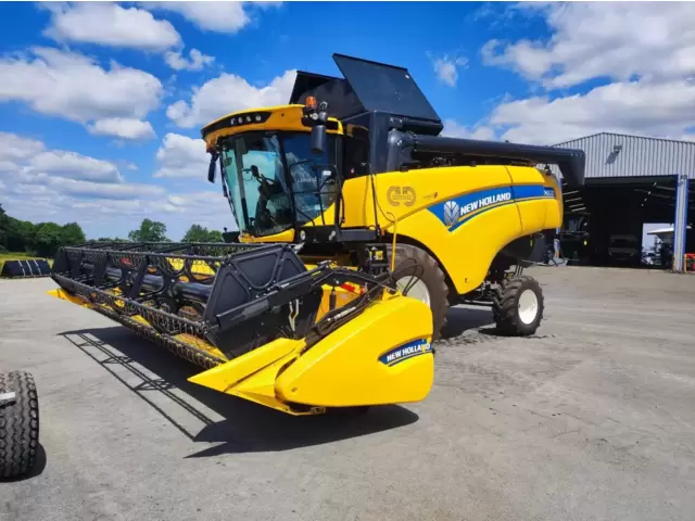 Moissonneuse-batteuse New Holland CH 7.70 LATERALE 2021 - 7.62 m de largeur de coupe
