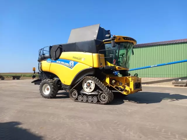 Moissonneuse-batteuse New Holland CR9.80SMARTTRAX année 2017 avec chenilles et cabine