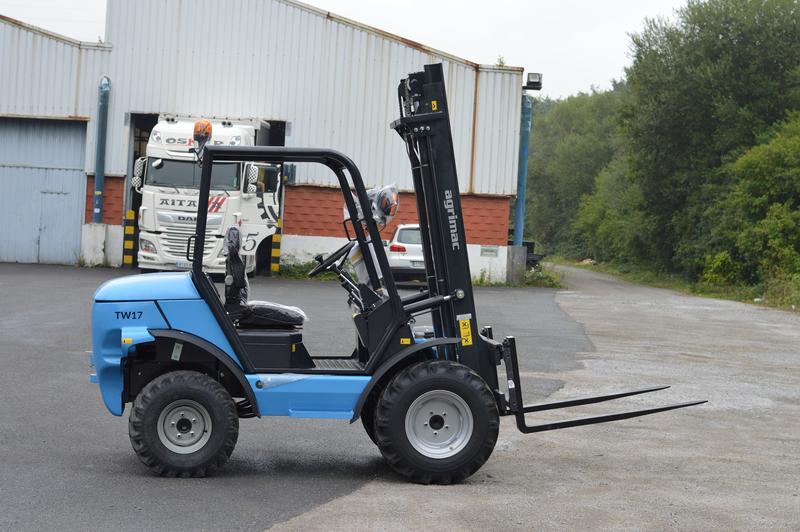 Agrimac TW17 – Chariot élévateur 4x4 robuste, 1700 kg de charge utile, pente jusqu'à 35%