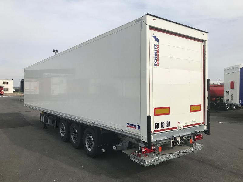 SCHMITZ CARGOBULL – Fourgon Fit Hayon – NEUF