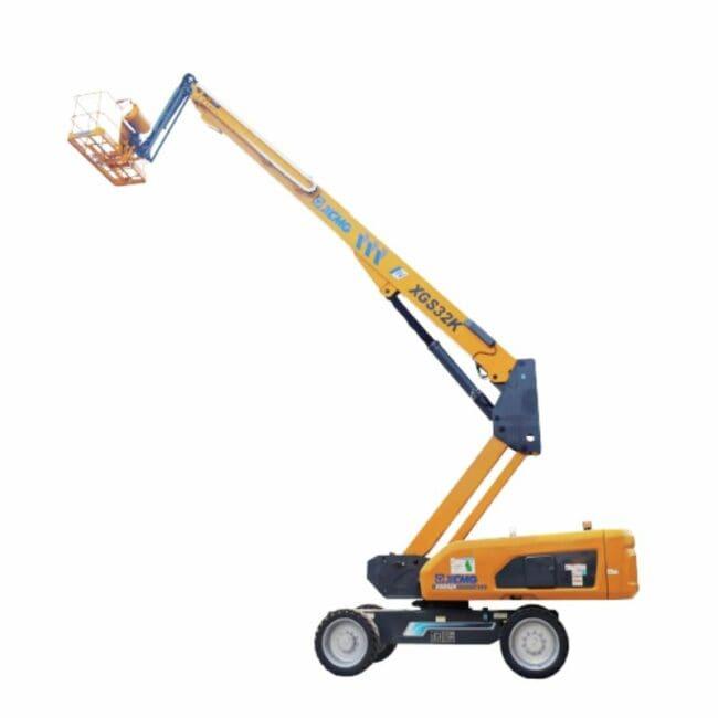 Nacelle télescopique XGS 32 K Extérieur Diesel - Capacité 300/460 kg - Hauteur 32,6 m - Plateforme 2,4 m x 0,9 m - Moteur Kubota Euro V