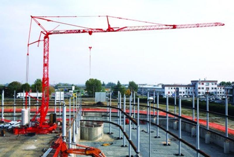 Grue - POTAIN IGO T85 - 45 mètres - Location et vente - Charge 6000 kg à 15,70 m et 1400 kg à 45 m