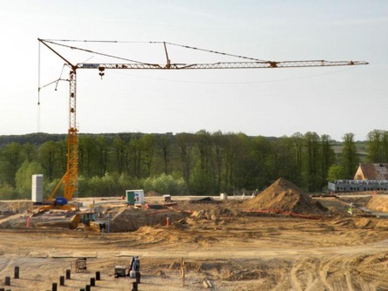 Grue - POTAIN IGO T130 - 50 mètres - location et vente - empattement 5m x 5m