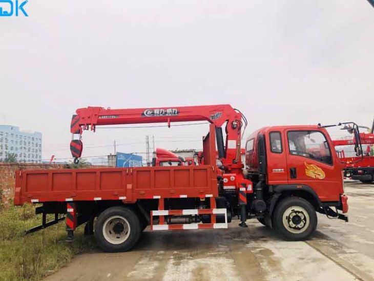 Camion-grue Sinotruck Haoman 4T - diesel 105kW, capacité 5175kg, pneus 8.25R20