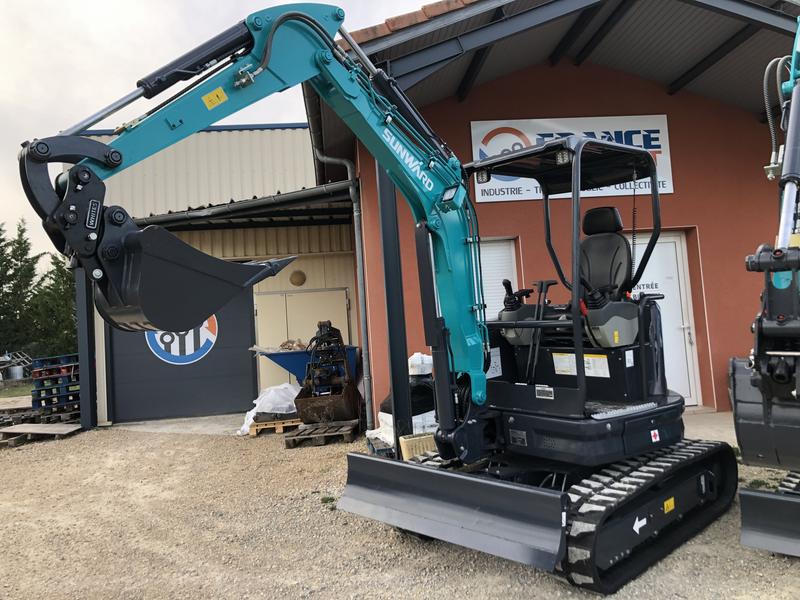 Mini pelle mécanique SWE25UF SUNWARD - Poids 2550 kg, profondeur de fouille 2840 mm