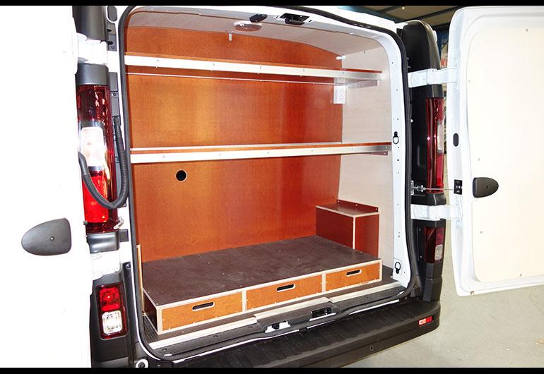 Aménagements en bois sur mesure pour véhicules - meubles avec casiers en bois