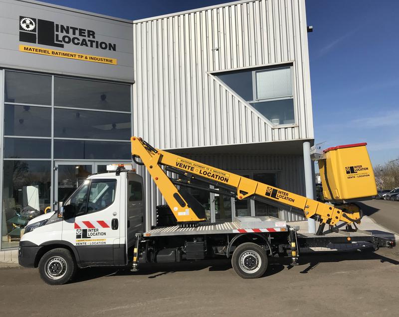 Location camion nacelle 18 m - dimensions 7,63 m x 2,12 m et charge maximale 250 kg