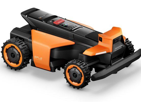 Tondeuse robot professionnel Segway Navimow CM240M1 - 4 roues motrices, adaptée grandes surfaces jusqu'à 24 000 m²