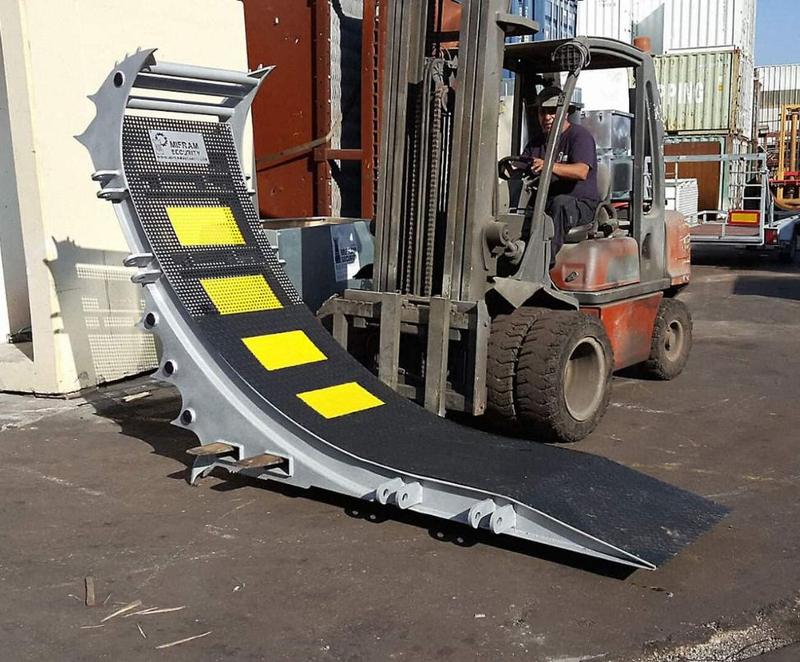 Barrière mobile robuste DRAGON RMB - arrête les poids lourds jusqu'à 40 tonnes