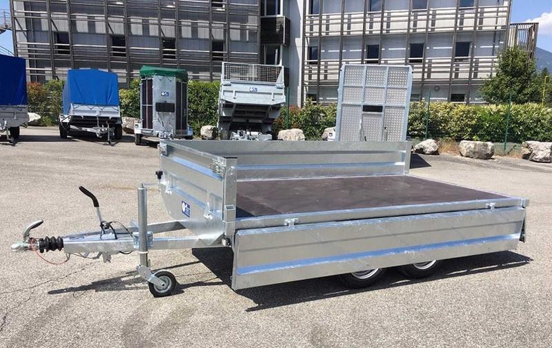 Plateaux ridelles roues sous le plateau freinés PTAC 750 kg à 3500 kg – 1 et 2 essieux