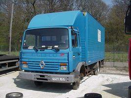RENAULT S150 TI FOURGON ACCIDENTE 5.50 x 2.30 x 2.30 m